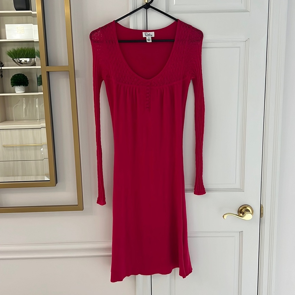 Beautiful knit Lilly Pulitzer dress fuchsia / strawberry color . Run’s small “